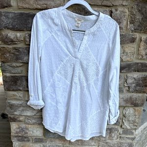 Sundance white eyelet top, size Large.  Optional roll and button sleeve